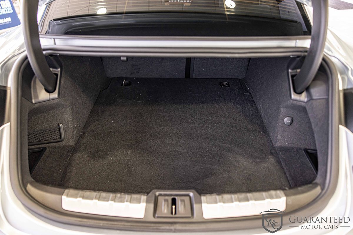 2020 PORSCHE TAYCAN - Image 17