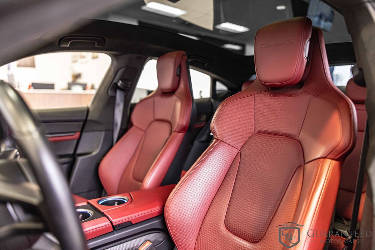 2020 PORSCHE TAYCAN - Image 19