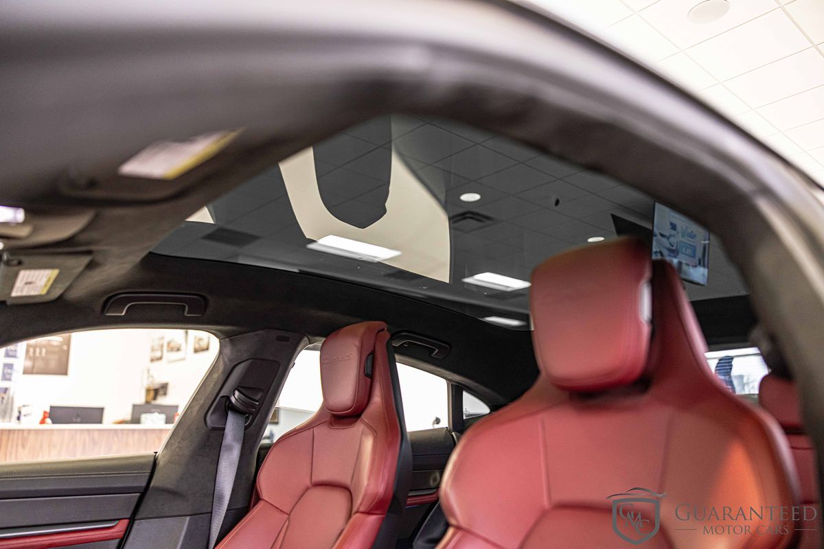 2020 PORSCHE TAYCAN - Image 20