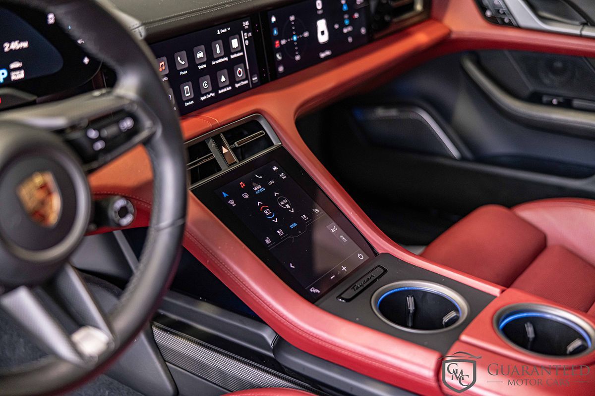 2020 PORSCHE TAYCAN - Image 22