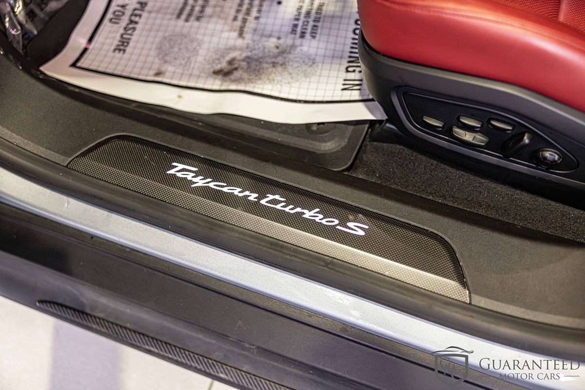 2020 PORSCHE TAYCAN - Image 24