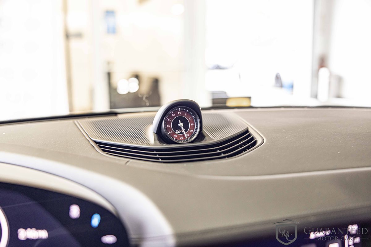 2020 PORSCHE TAYCAN - Image 28