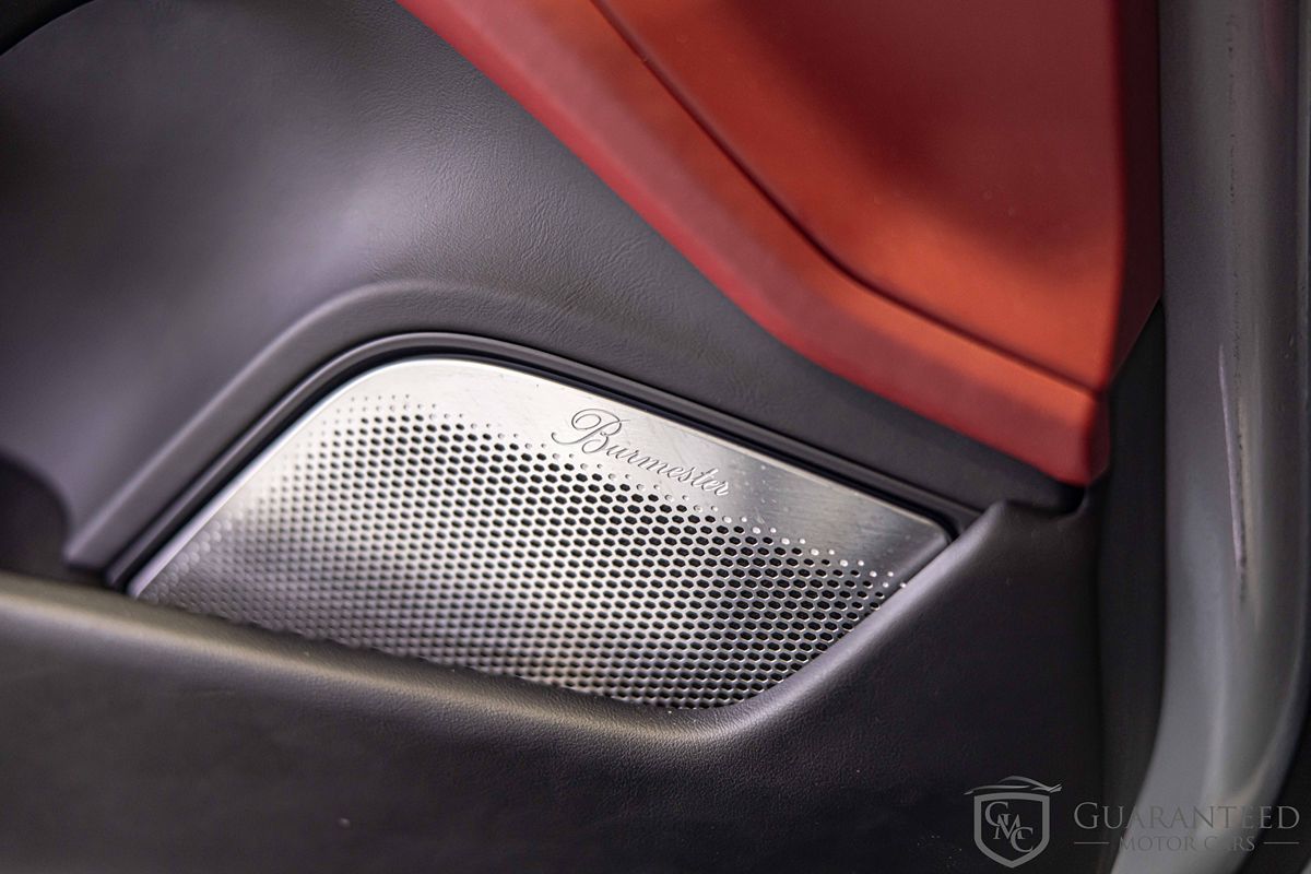 2020 PORSCHE TAYCAN - Image 32