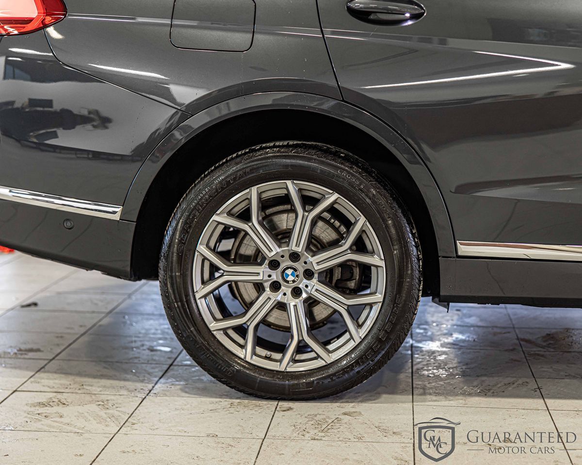 2021 BMW X7 - Image 9