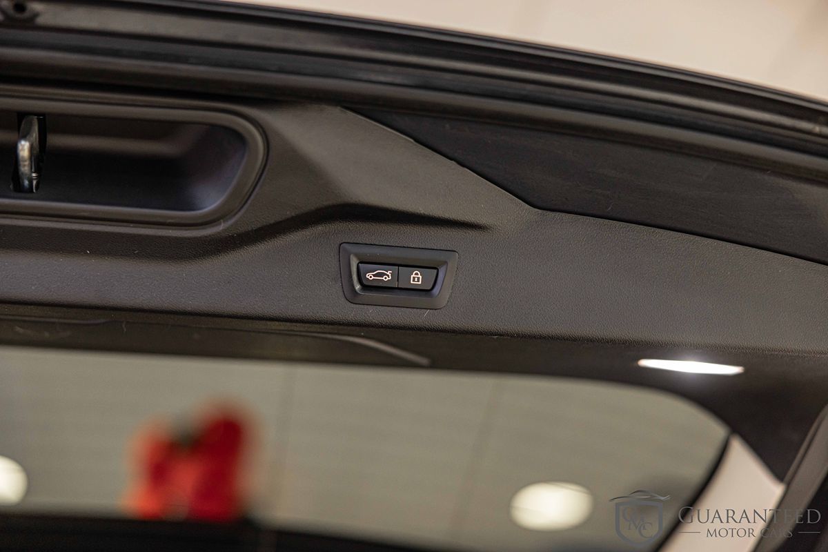 2021 BMW X7 - Image 18