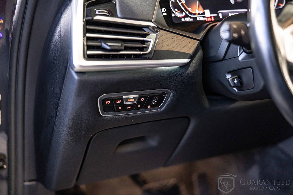2021 BMW X7 - Image 23