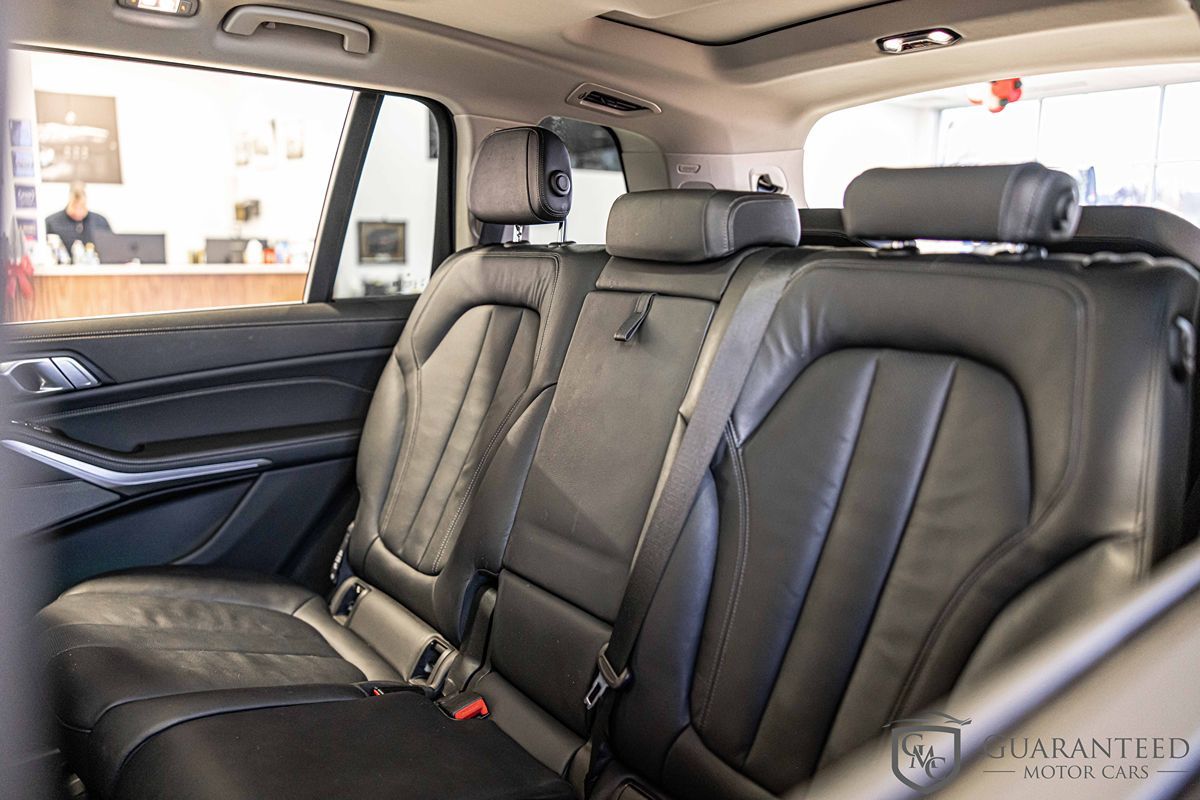 2021 BMW X7 - Image 35