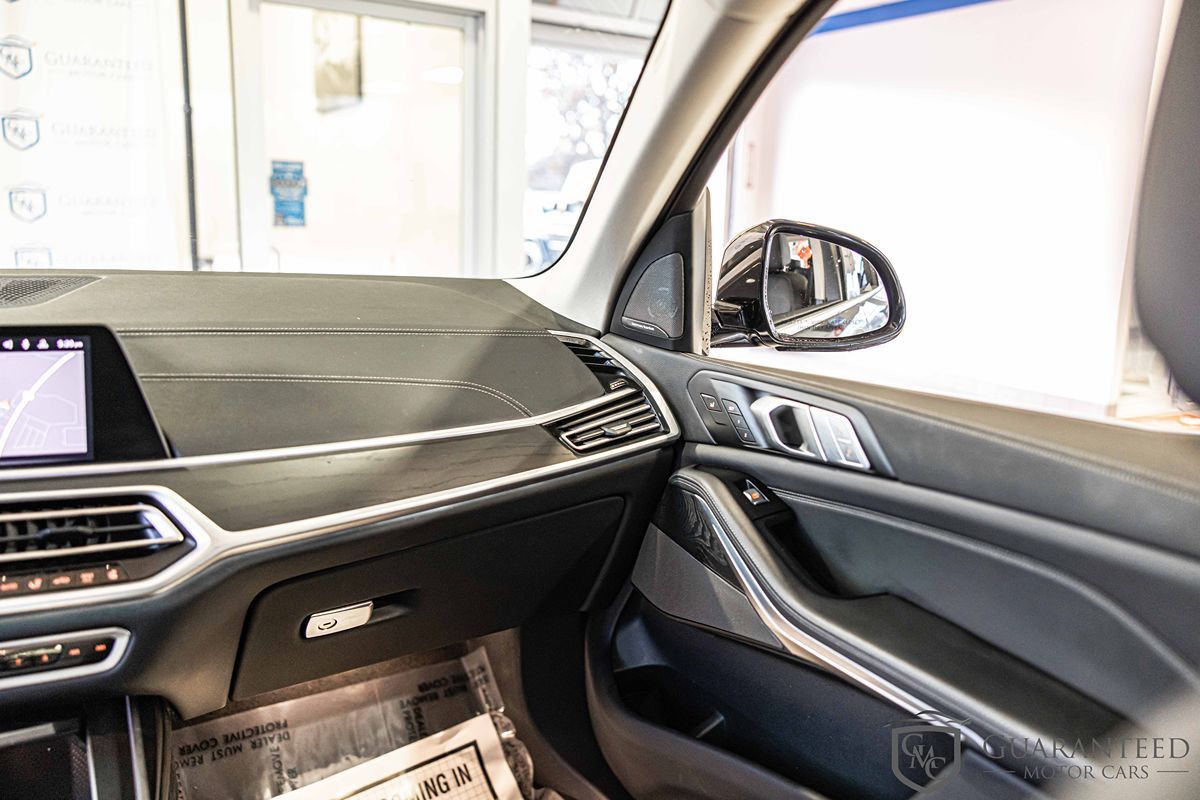 2021 BMW X7 - Image 42
