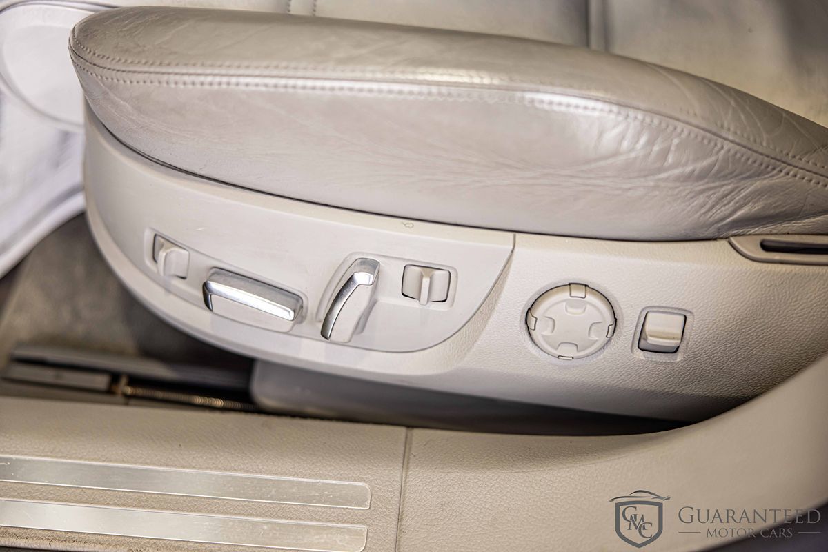 2008 AUDI S8 - Image 23