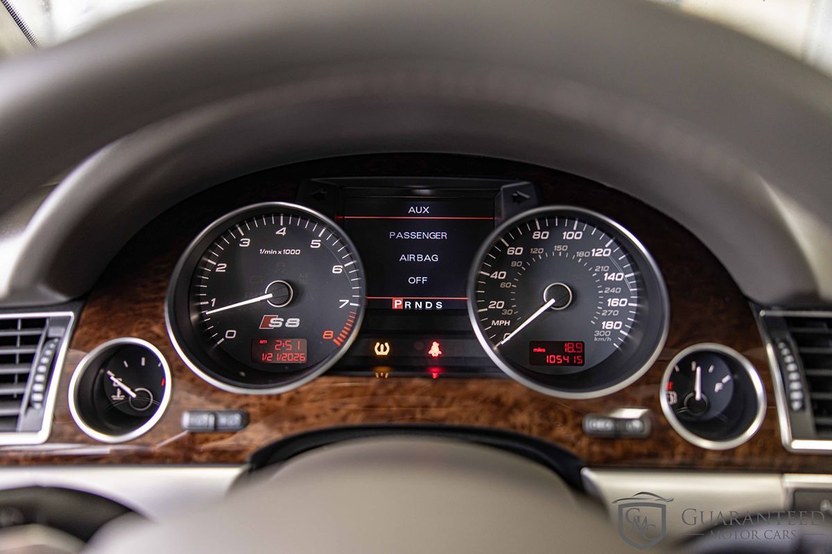 2008 AUDI S8 - Image 24