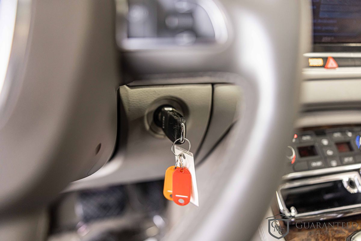 2008 AUDI S8 - Image 27