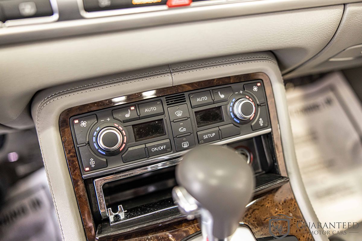 2008 AUDI S8 - Image 29