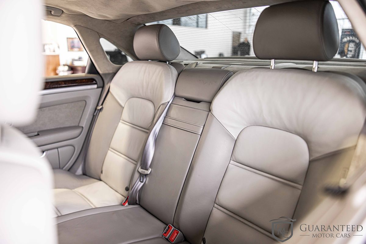 2008 AUDI S8 - Image 32