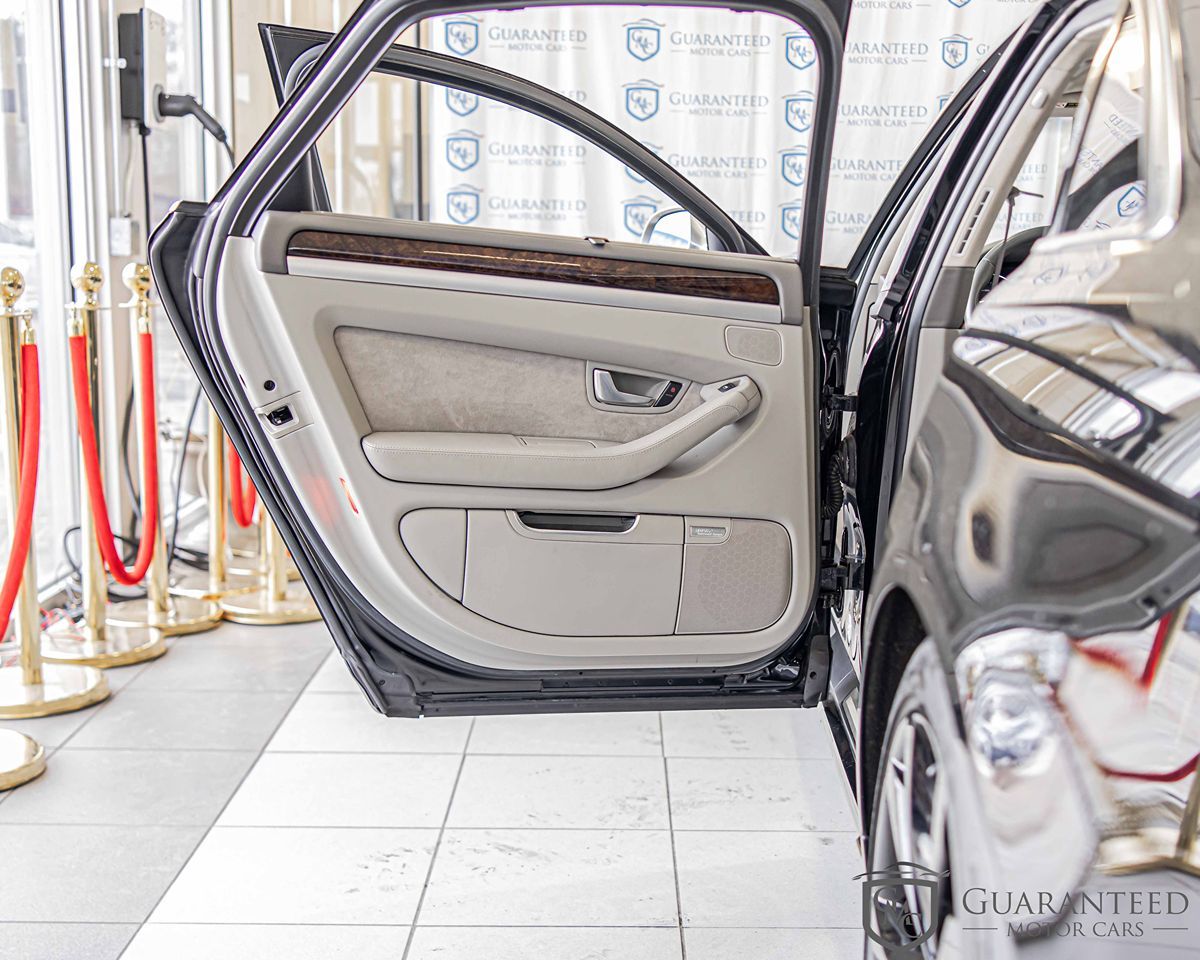 2008 AUDI S8 - Image 34