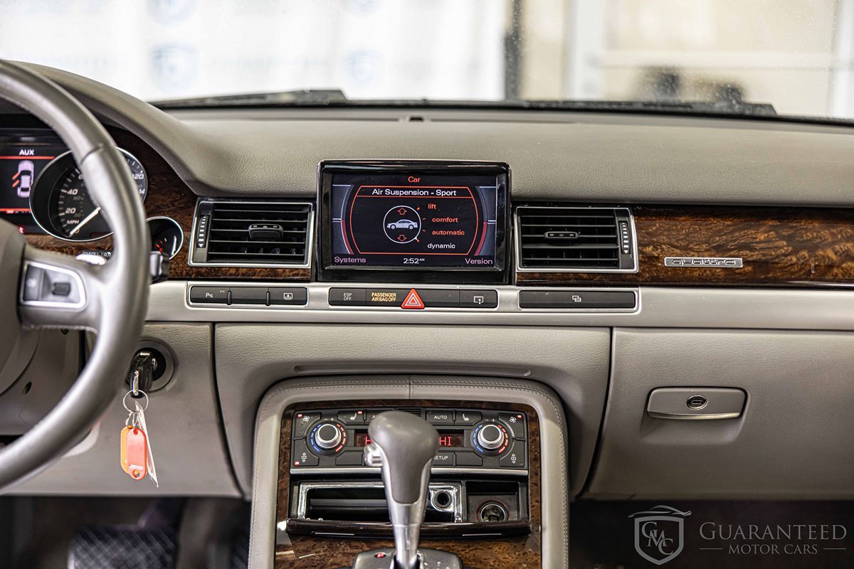 2008 AUDI S8 - Image 38