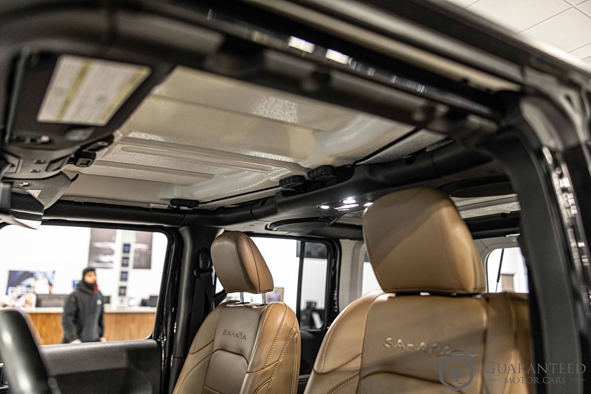 2021 JEEP WRANGLER - Image 17