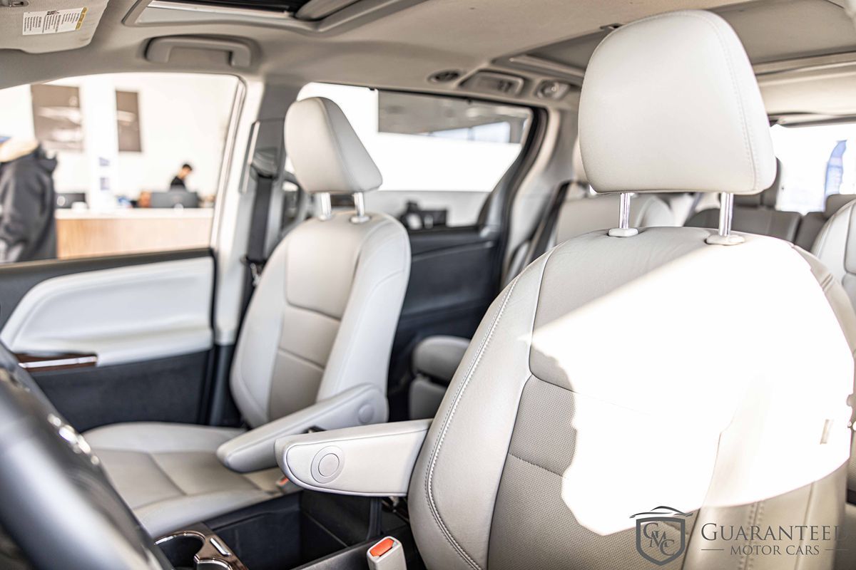 2019 TOYOTA SIENNA - Image 17