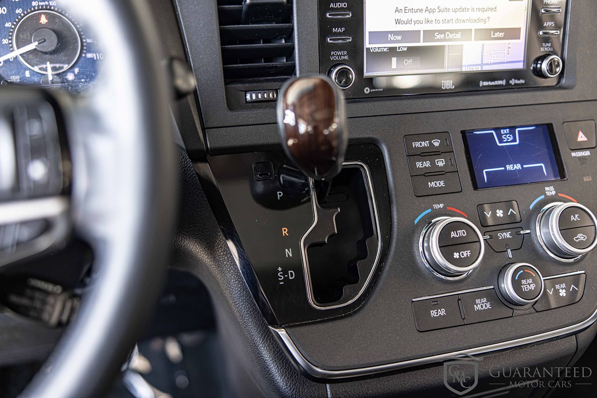 2019 TOYOTA SIENNA - Image 26