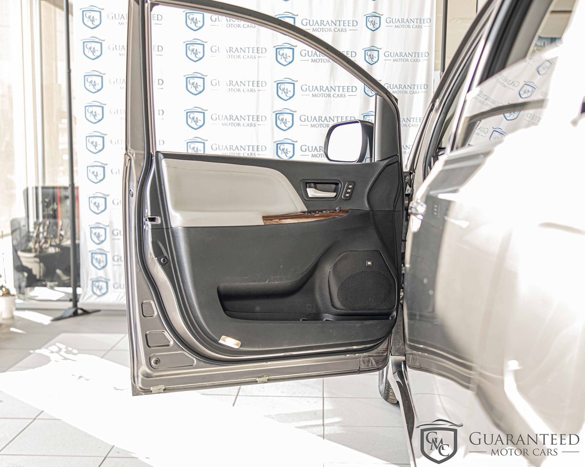 2019 TOYOTA SIENNA - Image 30