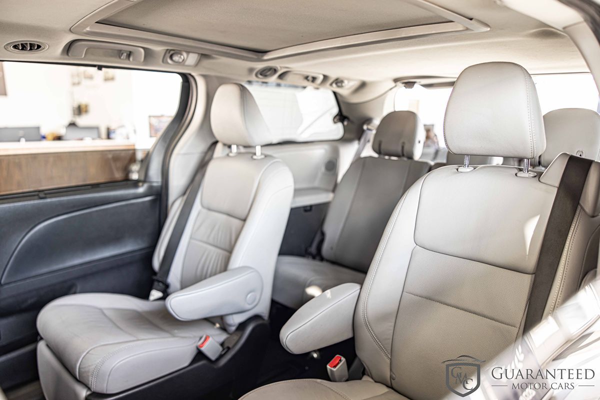 2019 TOYOTA SIENNA - Image 31
