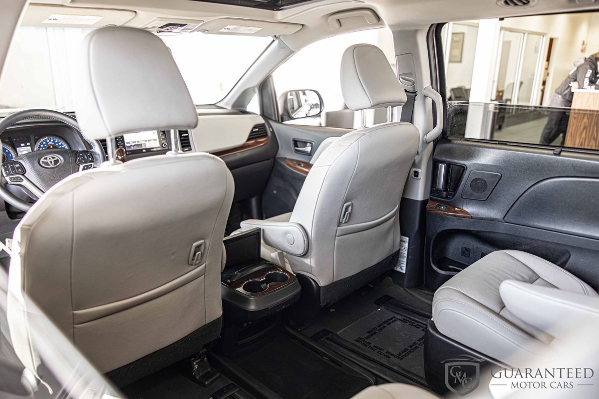 2019 TOYOTA SIENNA - Image 33