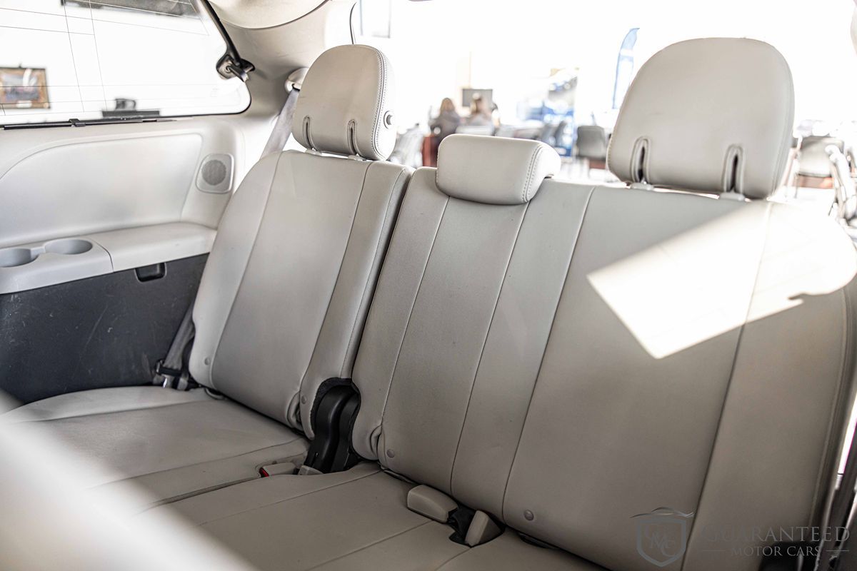 2019 TOYOTA SIENNA - Image 34