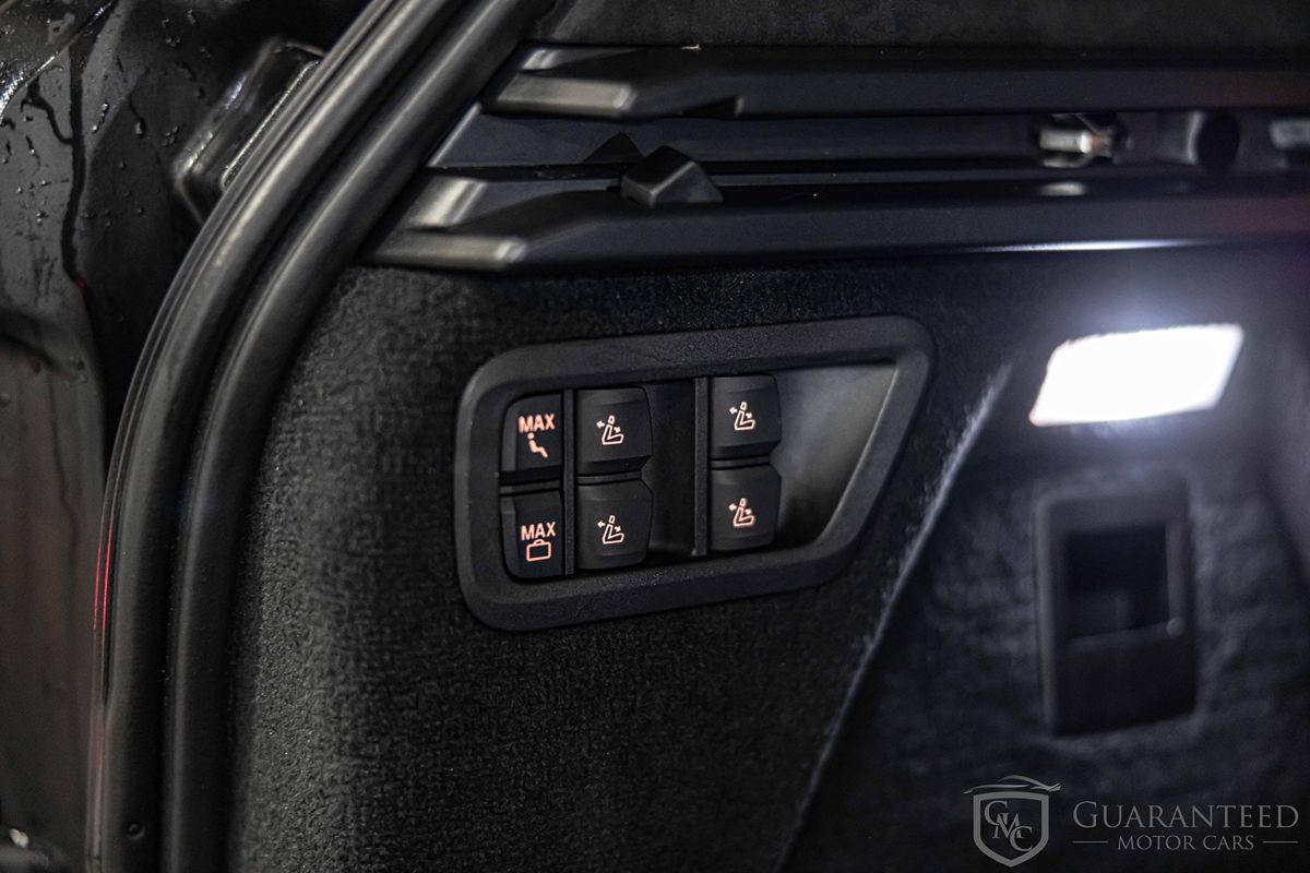 2021 BMW X7 - Image 19