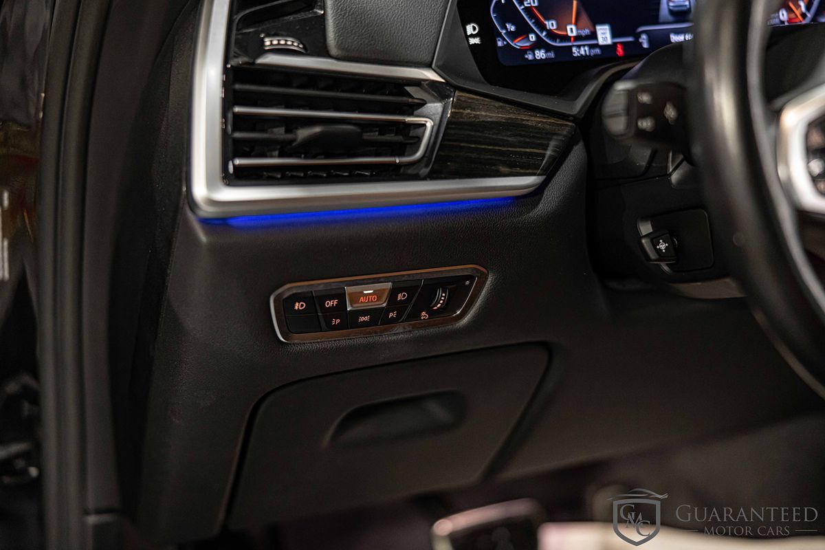 2021 BMW X7 - Image 23