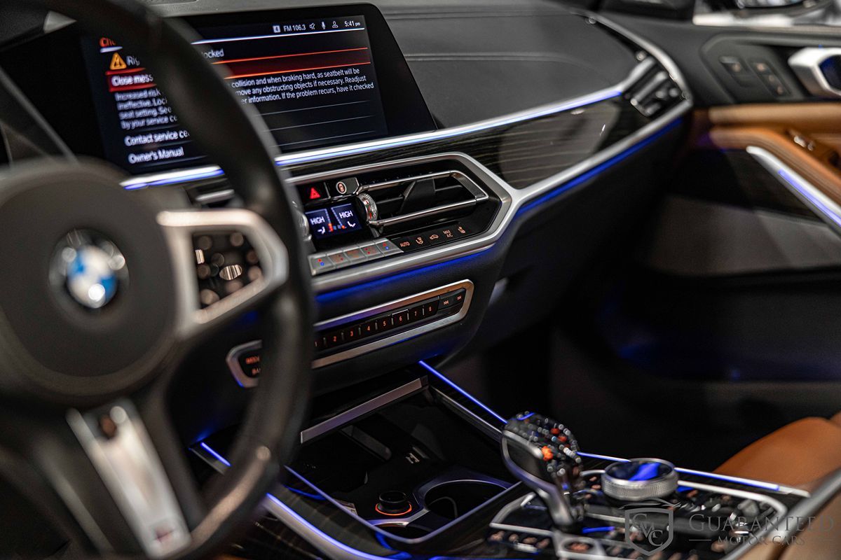 2021 BMW X7 - Image 24