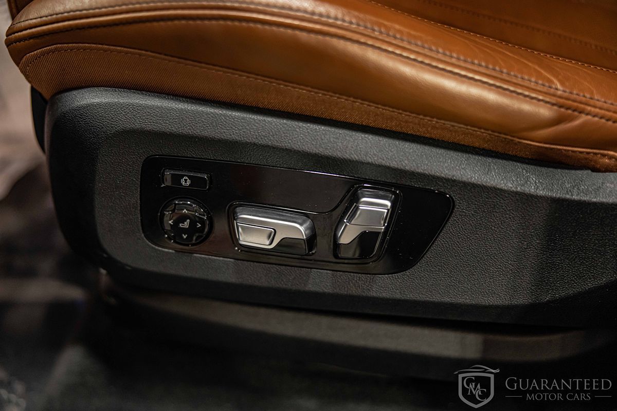 2021 BMW X7 - Image 25