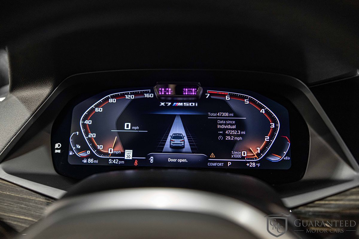 2021 BMW X7 - Image 26