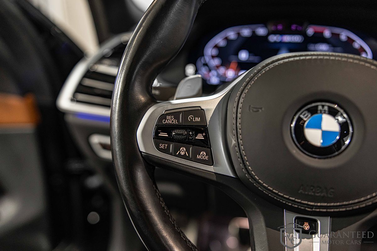 2021 BMW X7 - Image 27