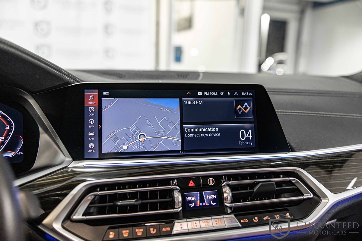 2021 BMW X7 - Image 29