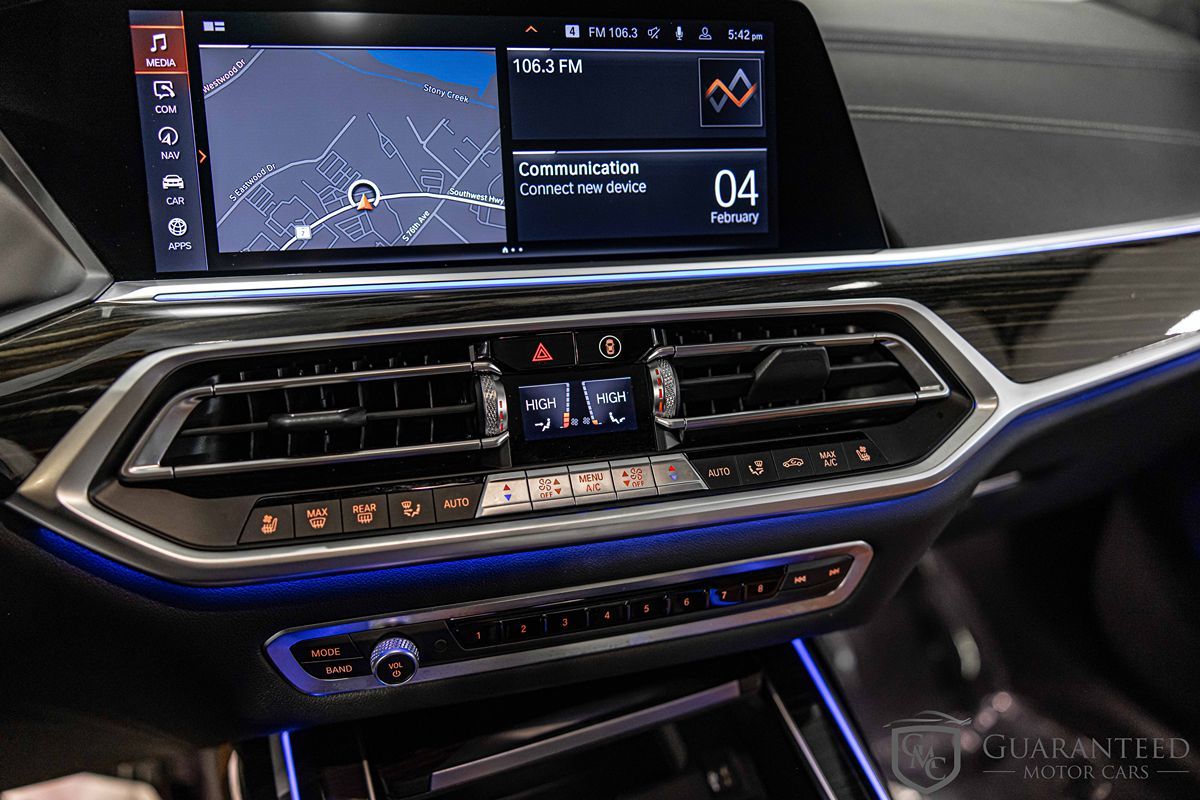 2021 BMW X7 - Image 30