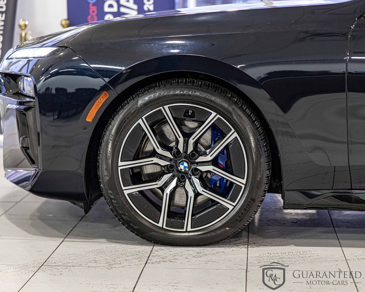 2025 BMW 760I - Image 7