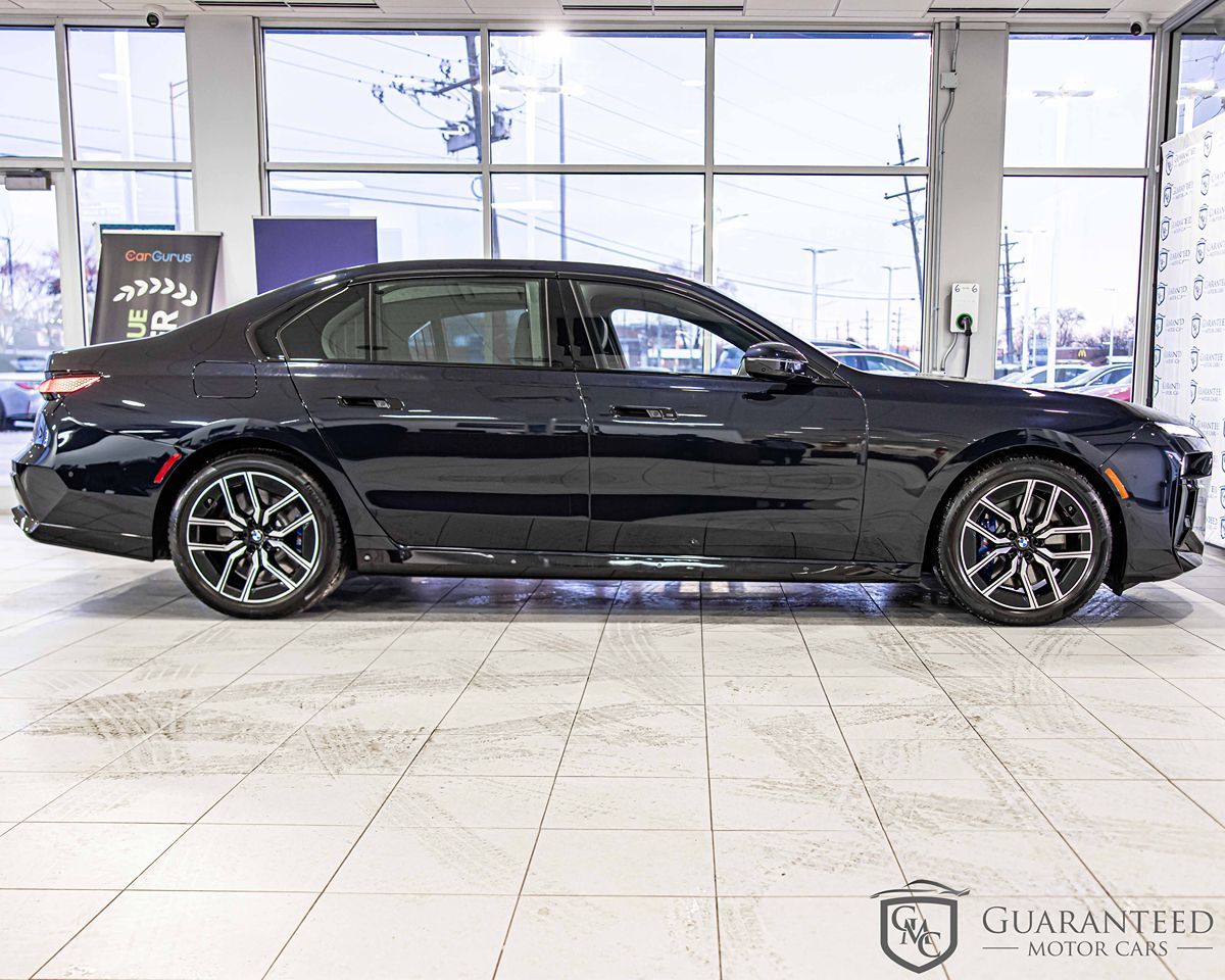 2025 BMW 760I - Image 9