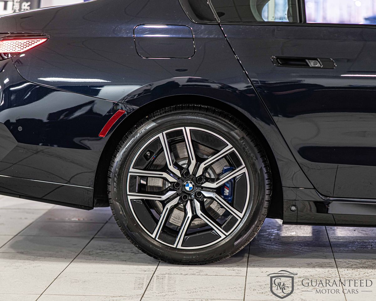 2025 BMW 760I - Image 10