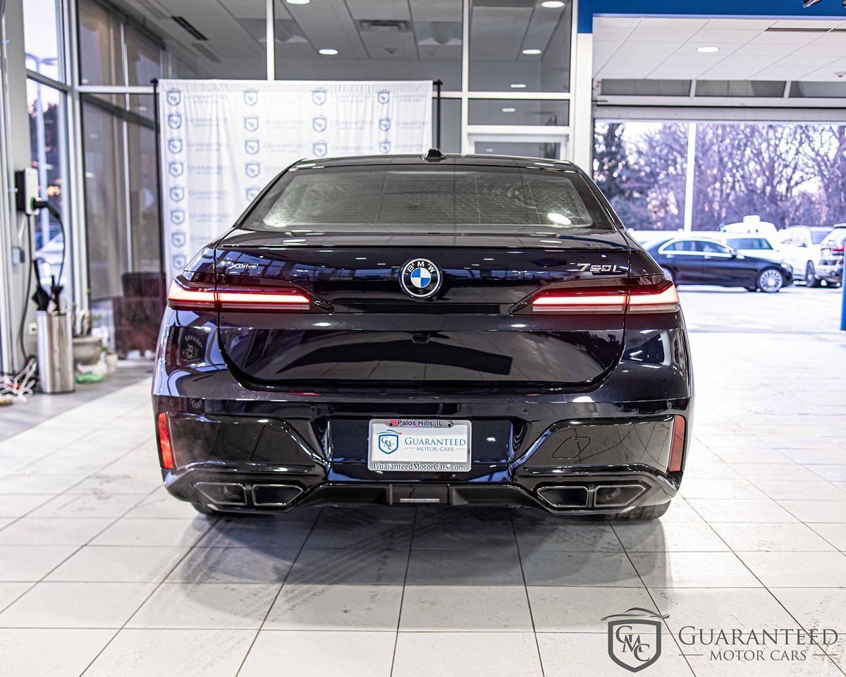 2025 BMW 760I - Image 13