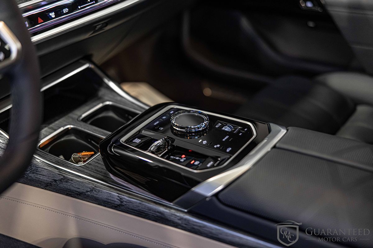 2025 BMW 760I - Image 23