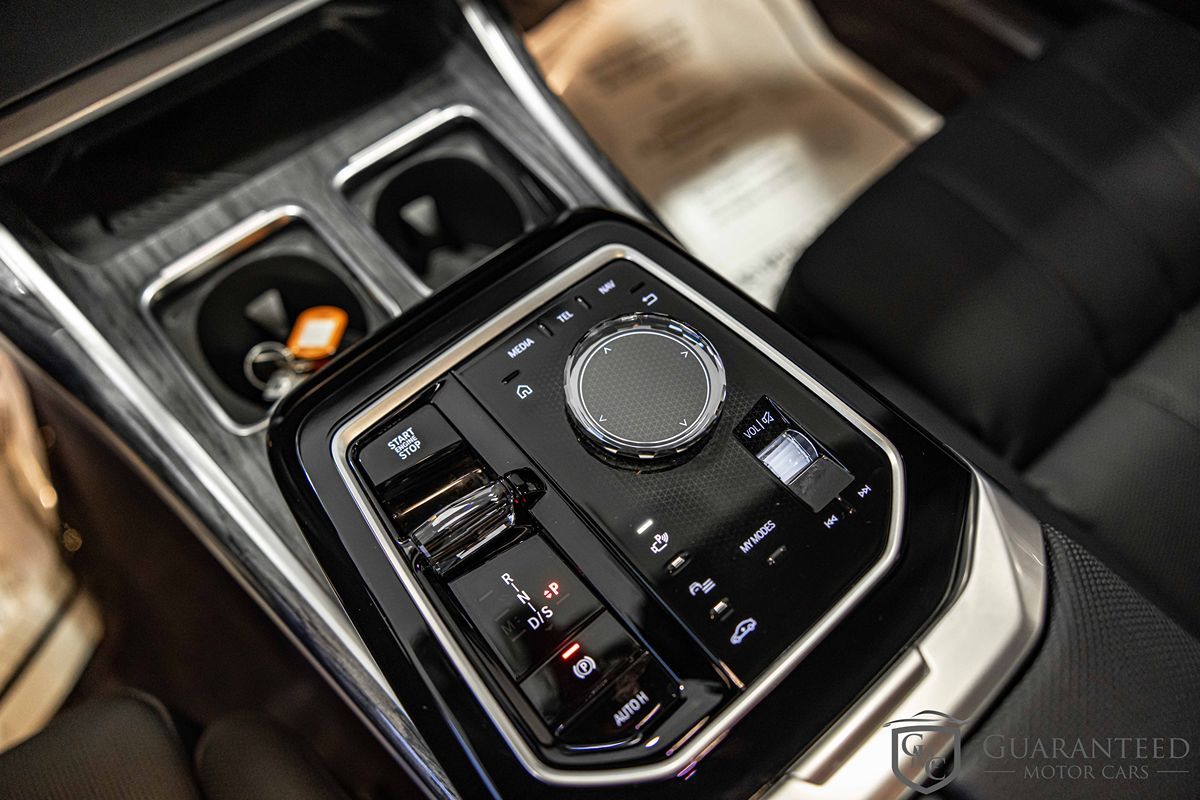 2025 BMW 760I - Image 29