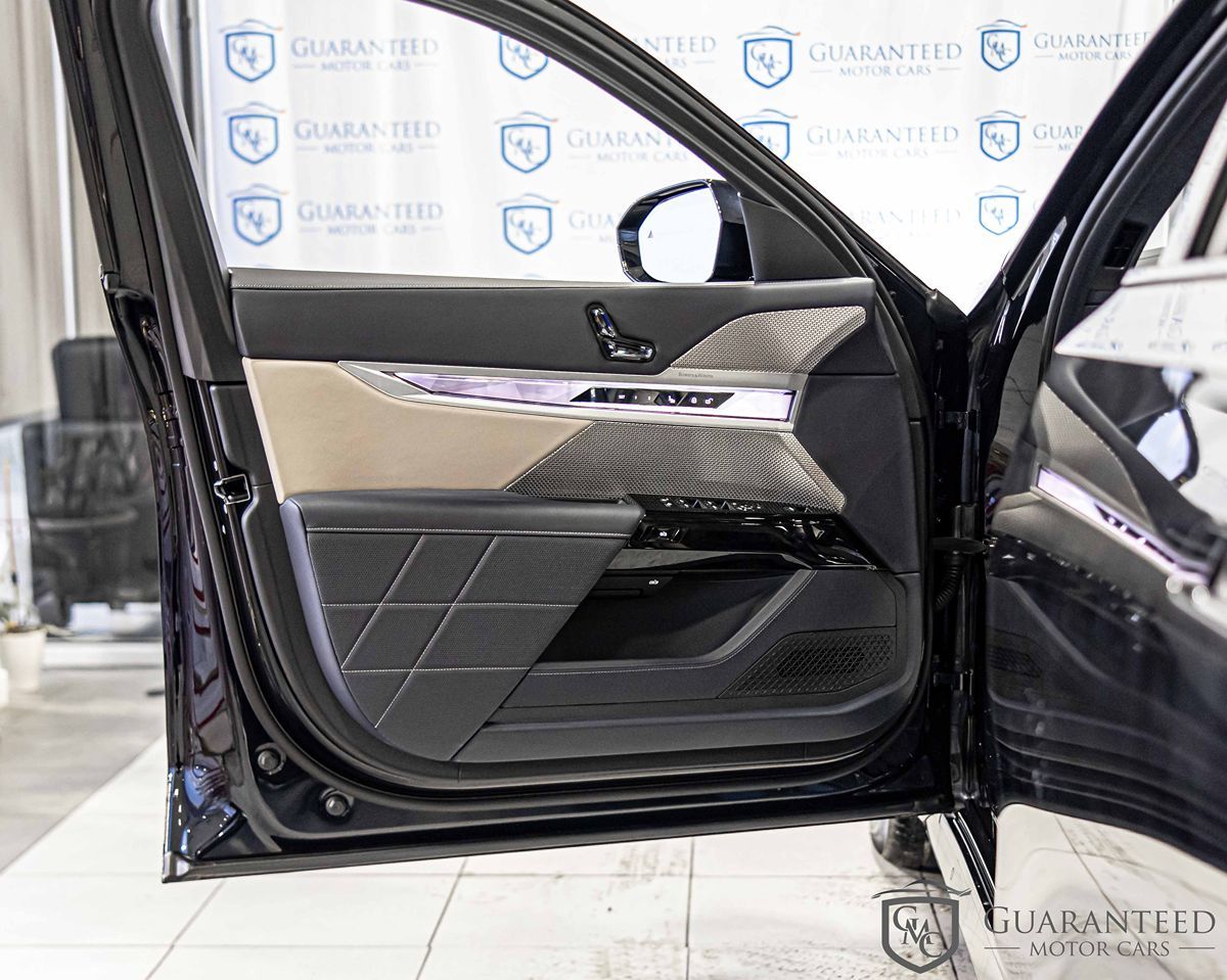 2025 BMW 760I - Image 31
