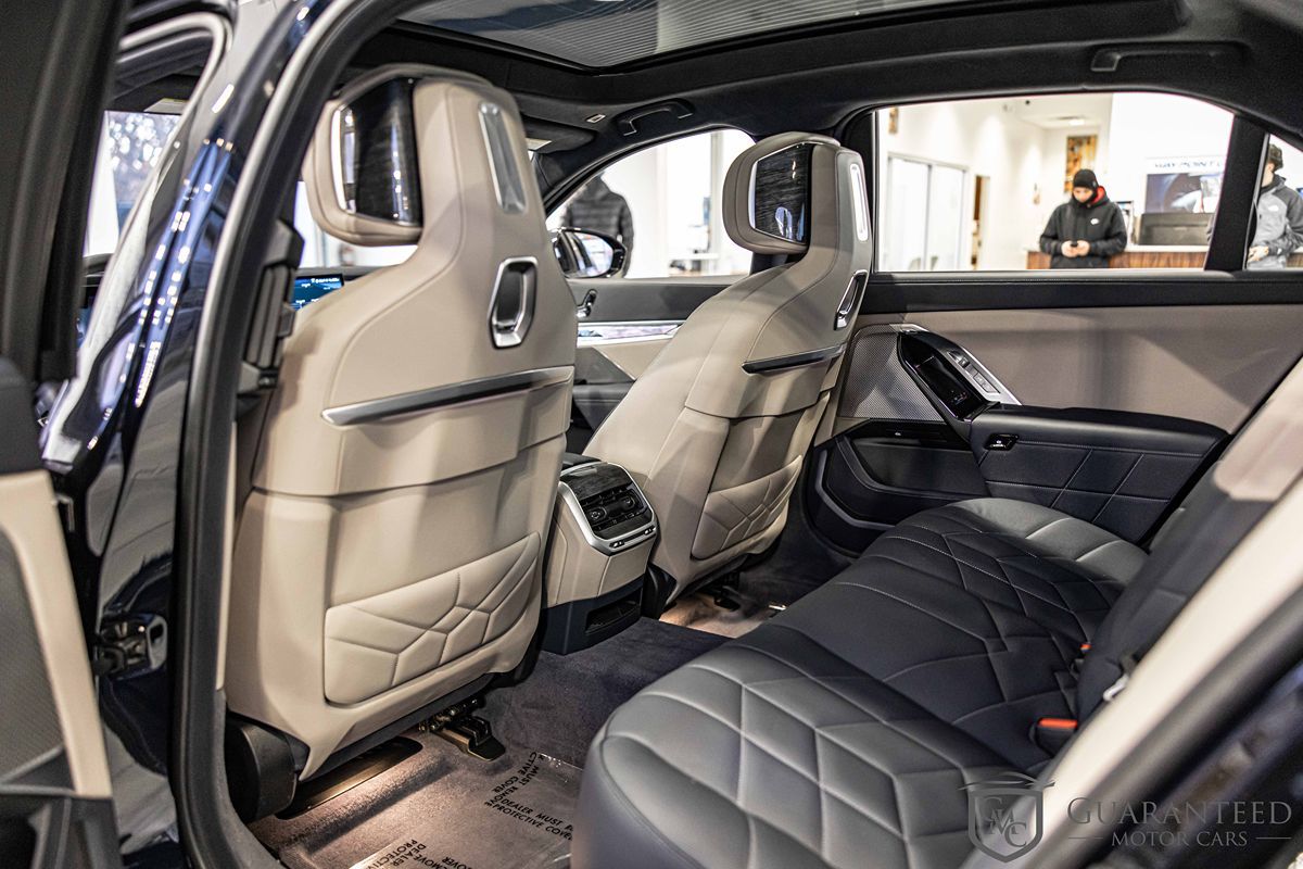 2025 BMW 760I - Image 33