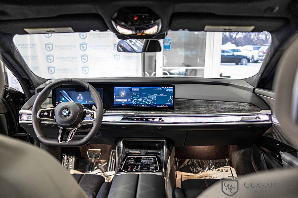 2025 BMW 760I - Image 36