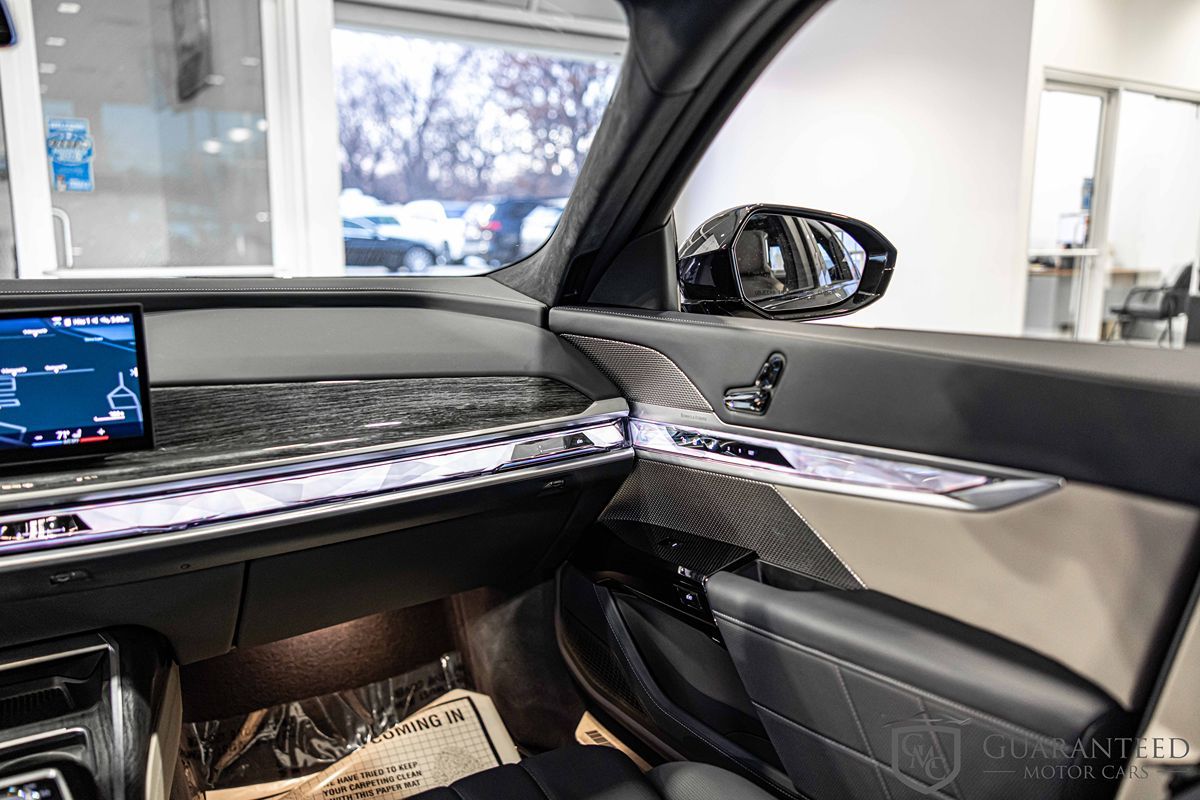 2025 BMW 760I - Image 39