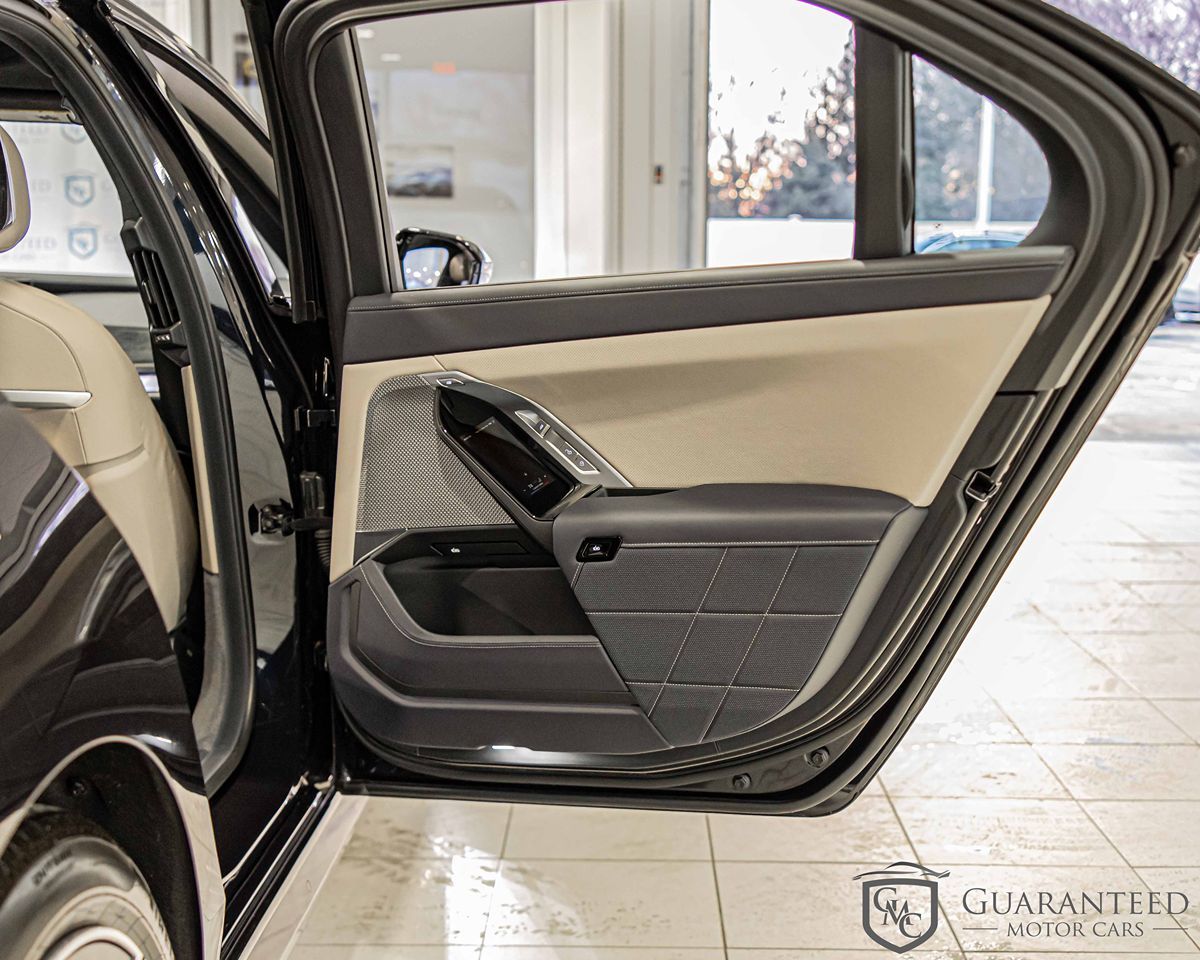 2025 BMW 760I - Image 40