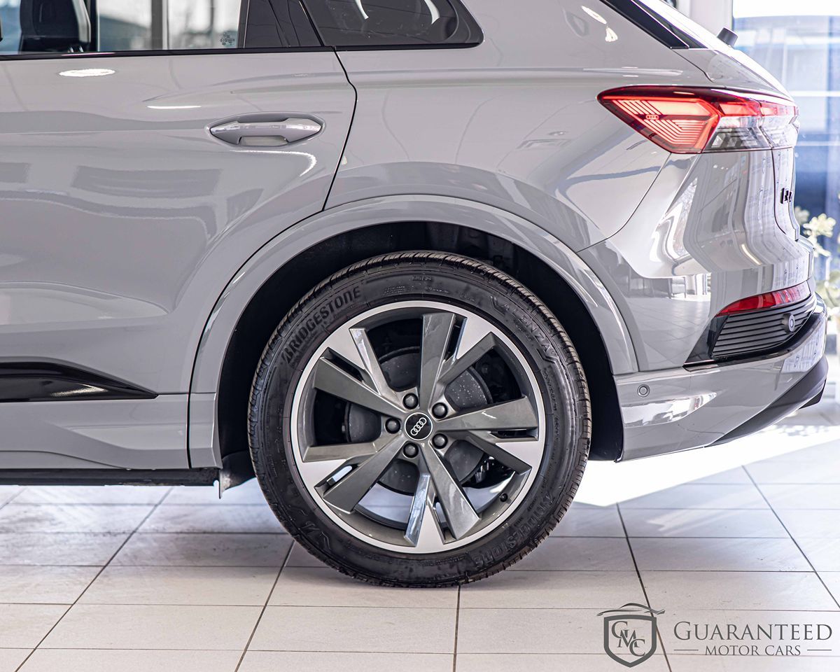 2024 AUDI Q4 - Image 7