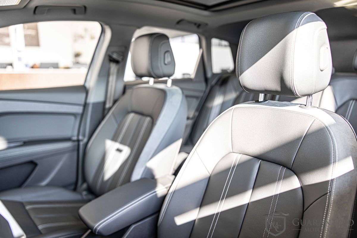 2024 AUDI Q4 - Image 19