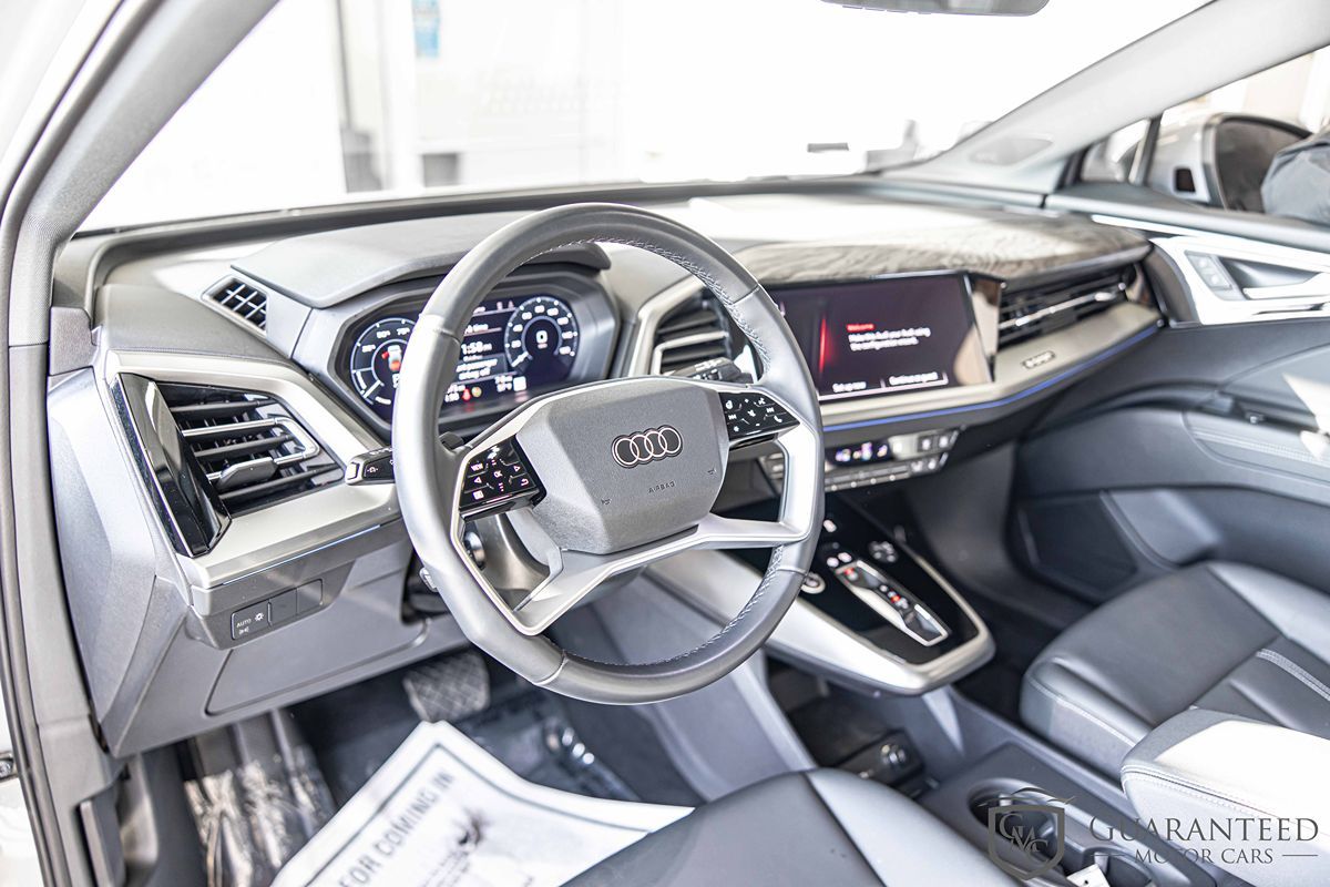 2024 AUDI Q4 - Image 21