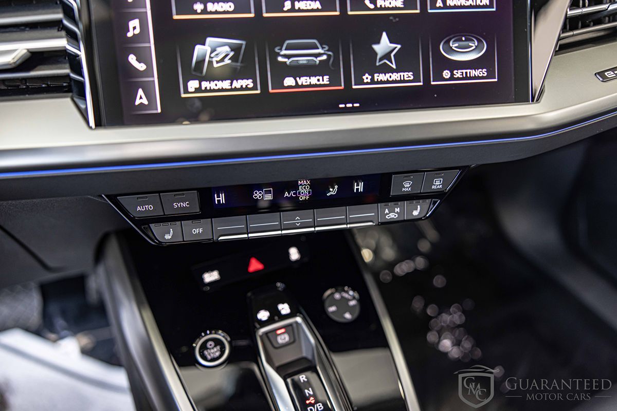 2024 AUDI Q4 - Image 28