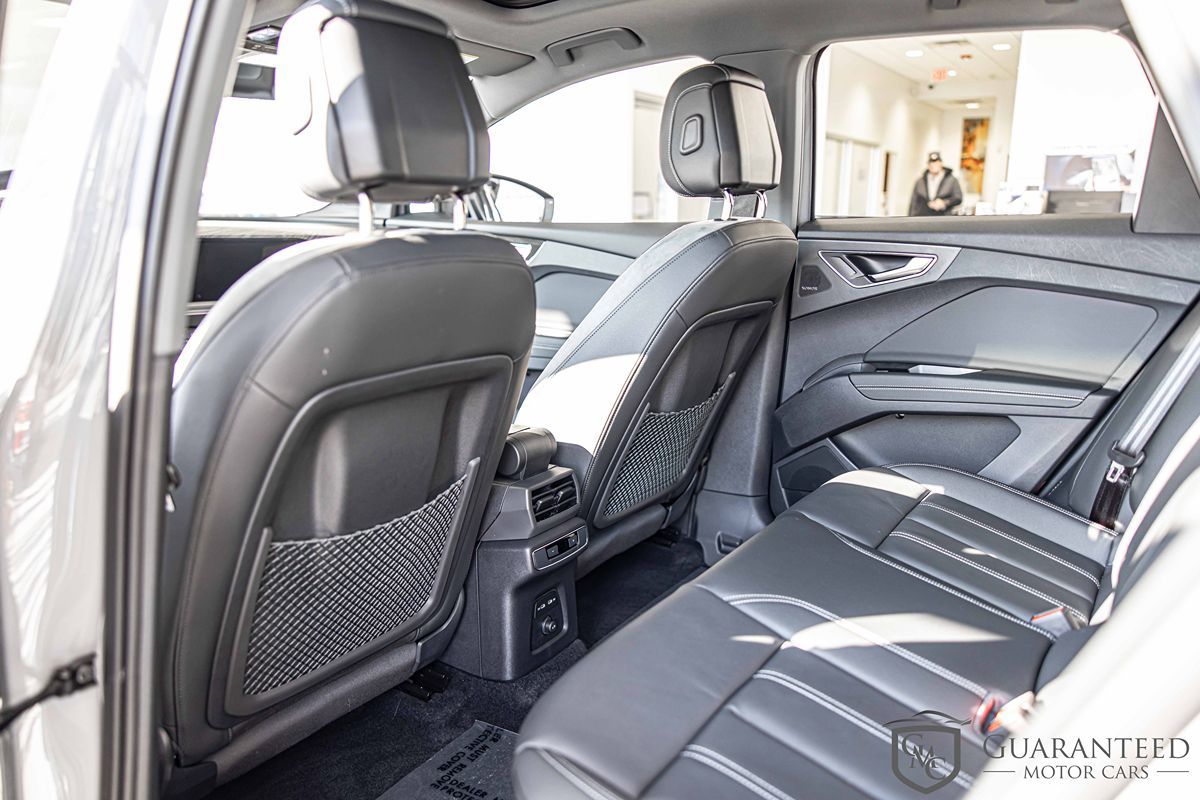 2024 AUDI Q4 - Image 33